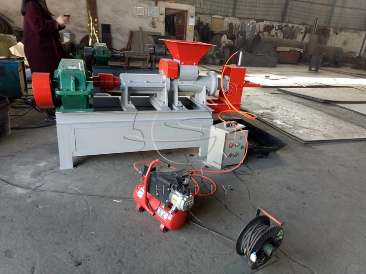 máquina extrusora de carbón vegetal